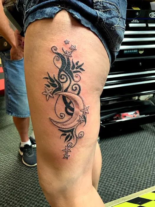 Mystic Tattoo and Body Piercing 8