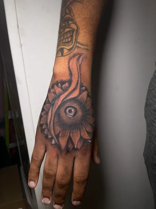 Holyfield Tattoo Studio 0