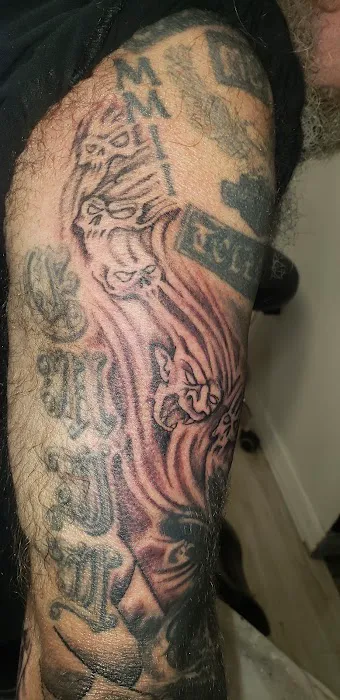 Artistik Tat2 and Body Piercing 9