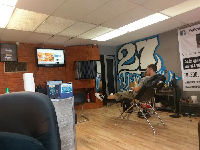 2720 Tattoo and Piercing 6