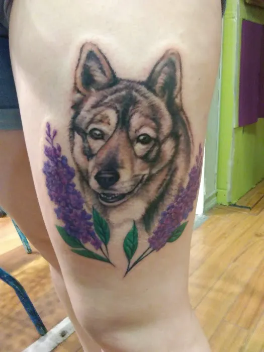 Dollhouse Tattoo and Art Studio 4