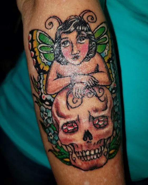 Dollhouse Tattoo and Art Studio 6
