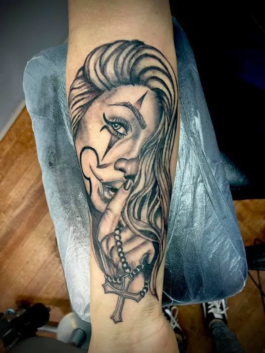Twisted Canvas Tattoo and Art Studio 8