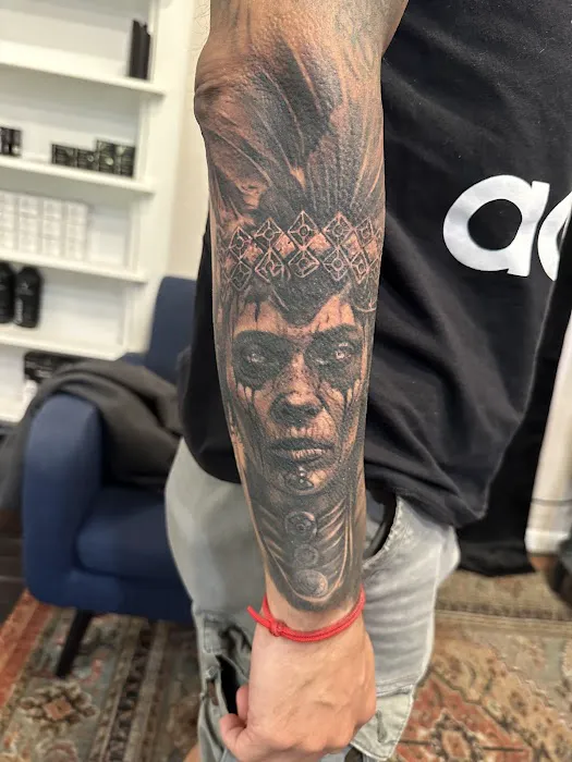 Lucky Raven Tattoo Lounge 2