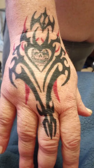 Old Anchor Tattoos & Body Piercing 4