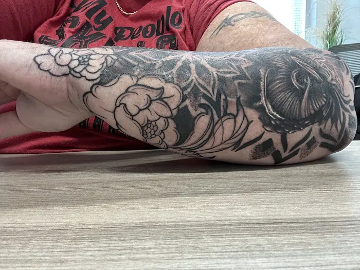 Black Cloud Tattoo and Piercing 3