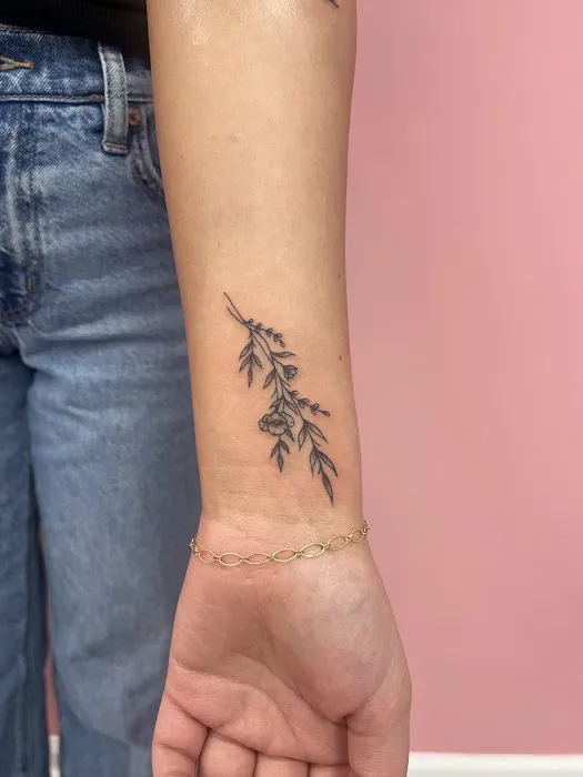 Birdies Tattoo Studio 3