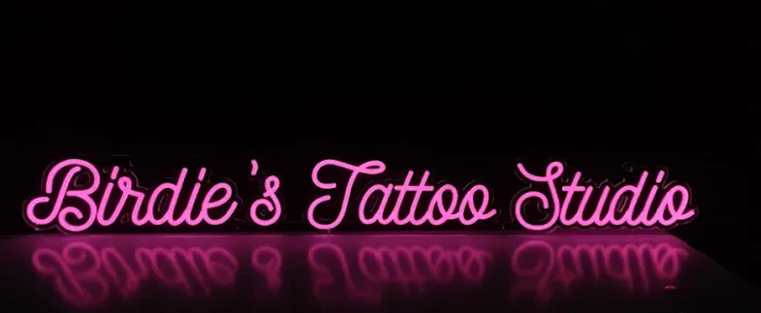 Birdies Tattoo Studio 8