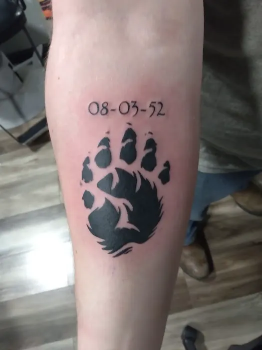 Fat Rabbit Tattoo Studio 0