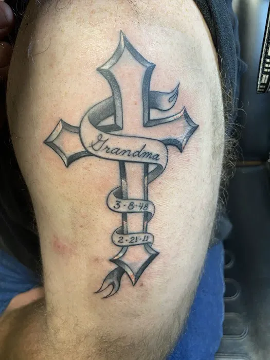 Black Diamond Tattoo Studio 1