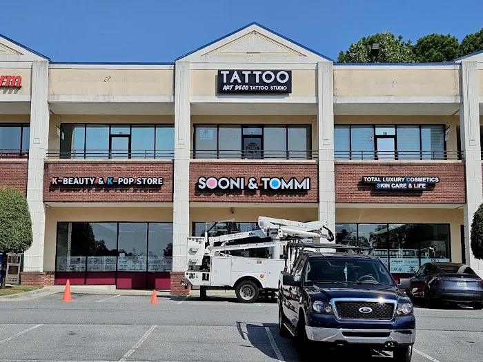 ART DECO TATTOO STUDIO 8