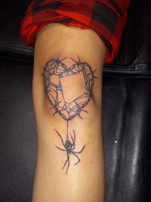 Splat Ink tattoos and piercings 0