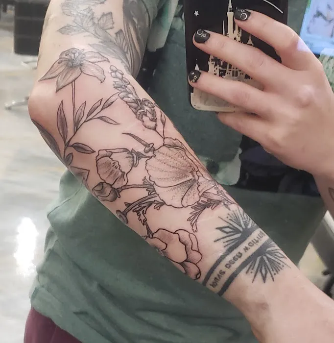 Platinum Koi Tattoo Studio 8
