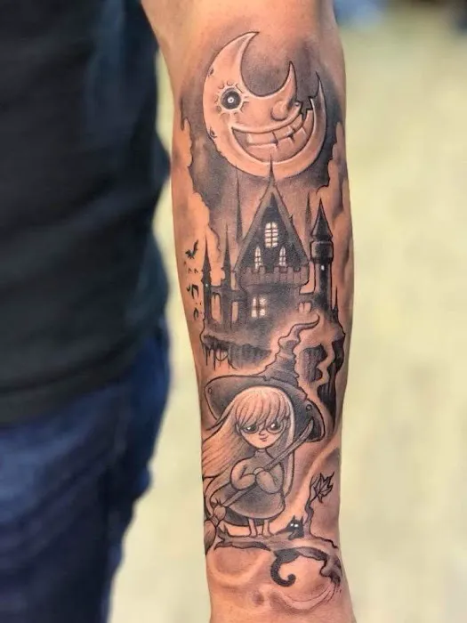Black Dagger Tattoo Studio 2
