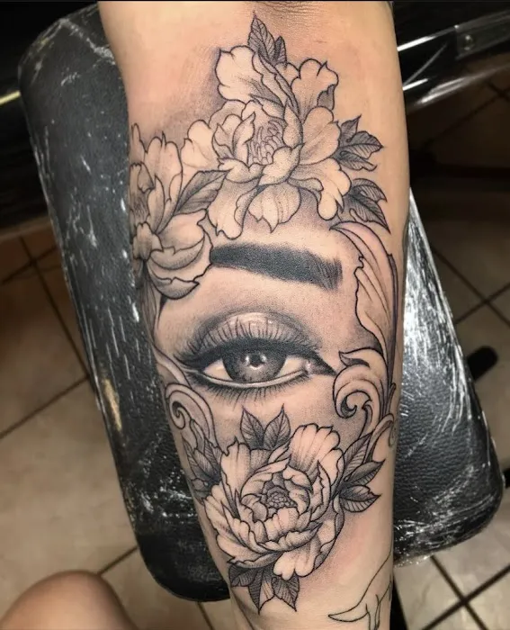 Black Dagger Tattoo Studio 4