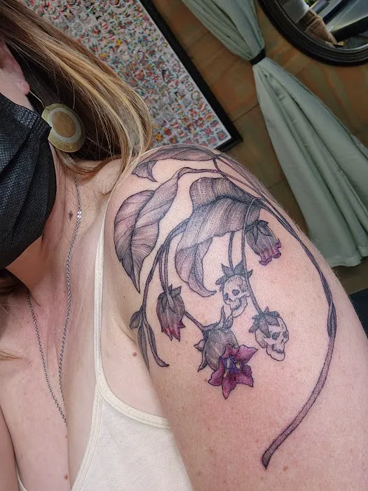 Pioneer Tattoo Studio 7