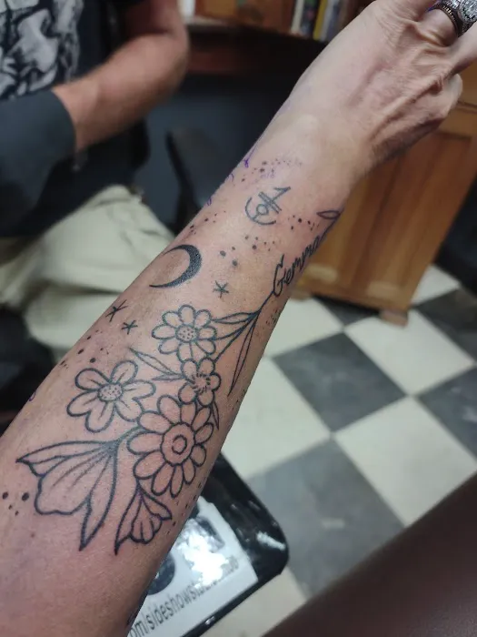 Sideshow Studio Tattoo 0