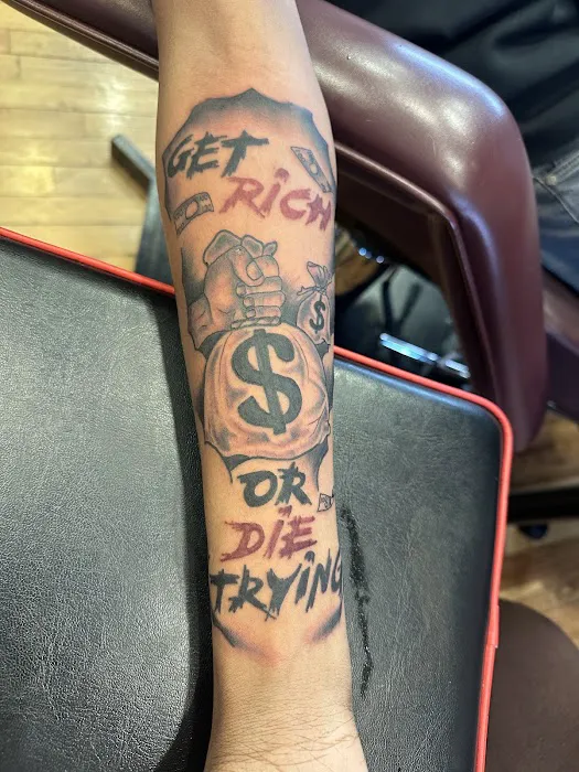 Prix Tattoo Studio & Body Piercings 6