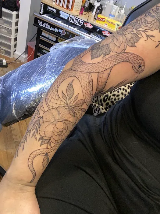 Prix Tattoo Studio & Body Piercings 0