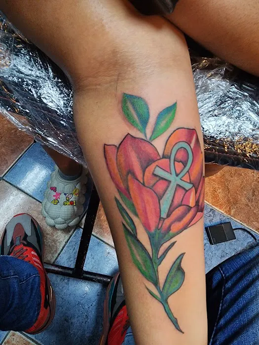 CheBeesInkhouse Tattoo Parlor 1