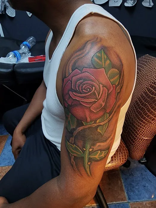 CheBeesInkhouse Tattoo Parlor 5