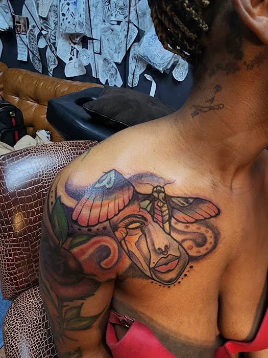 CheBeesInkhouse Tattoo Parlor 7