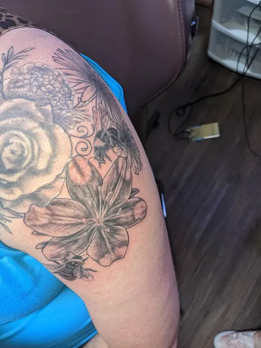 Above & Beyond Tattoo Studio 4