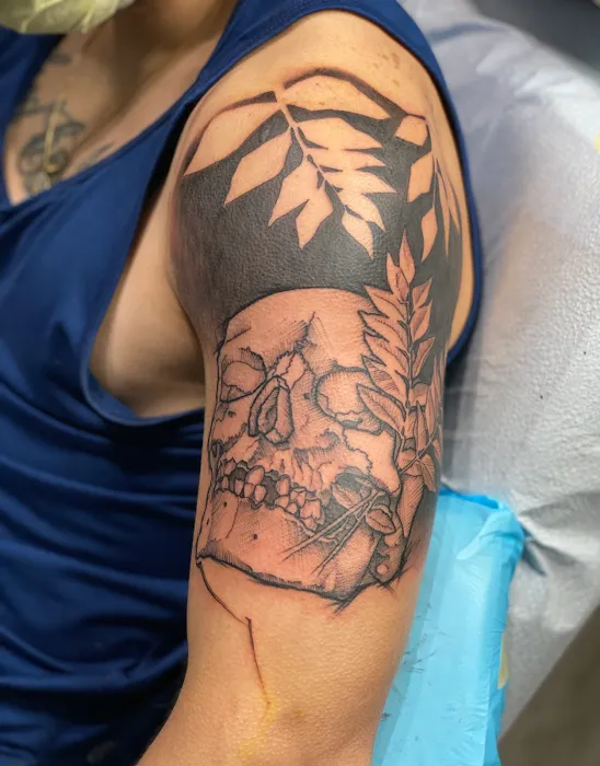 Platinum Rose Tattoo Studio & Gallery 7