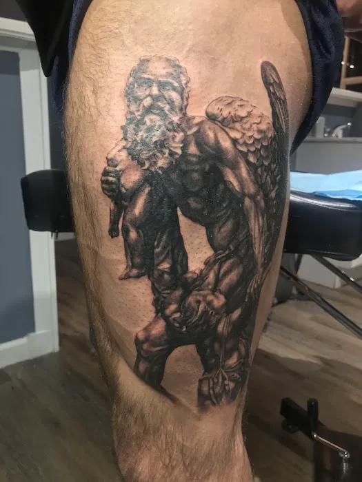 Platinum Rose Tattoo Studio & Gallery 3