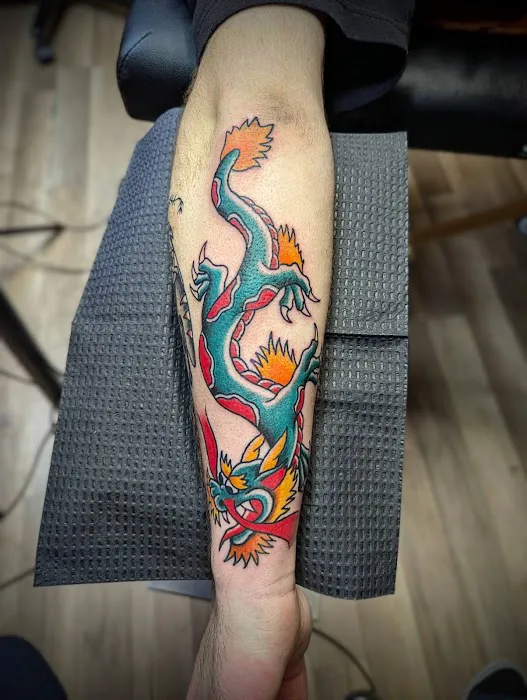 Rise Up Piercing and Tattoo 6