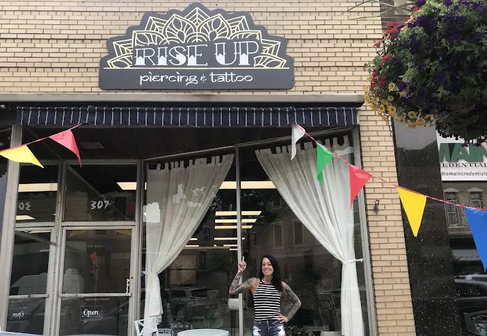 Rise Up Piercing and Tattoo 9