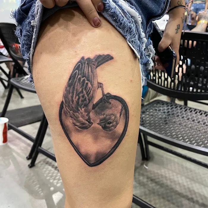 Lola Rose Tattoo Studio 4