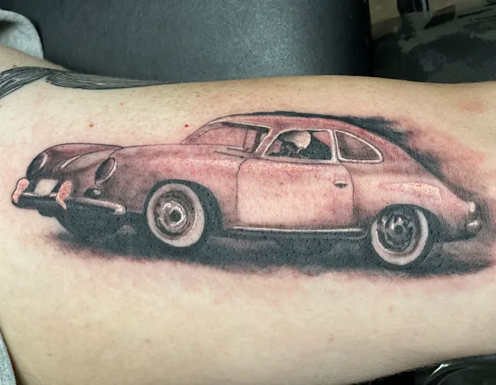 Lola Rose Tattoo Studio 2