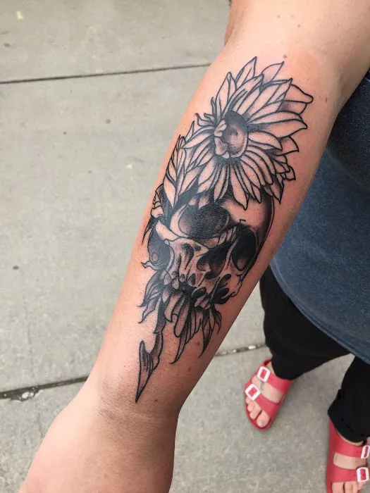 All The Above Tattoo Studio 5