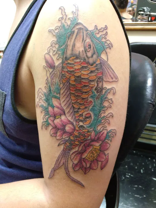 Inkslinger's Tattoo Studio 8
