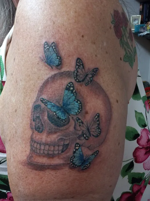 Inkslinger's Tattoo Studio 5