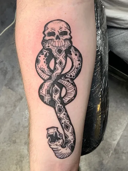 Skin Deep Tattoo and Body Piercing 5