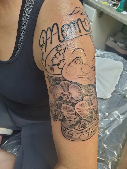 Mojo's Dermagraphics & Design 5