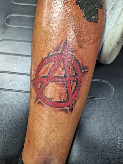 Real Fame Tattoo & Art Customs 6