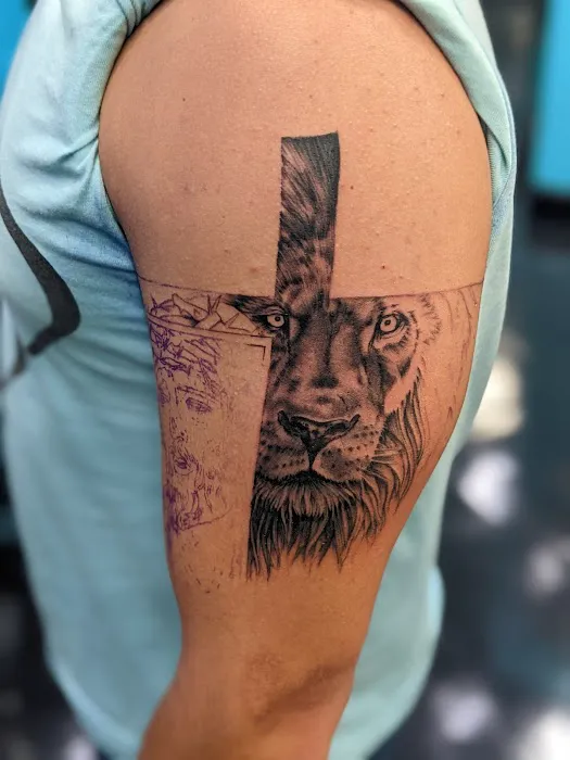 Edison Tattoo and Body Piercing 0