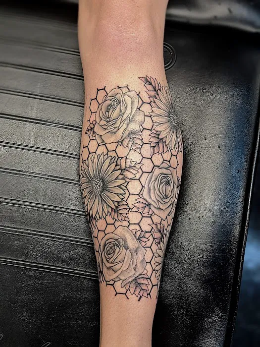 Edison Tattoo and Body Piercing 5
