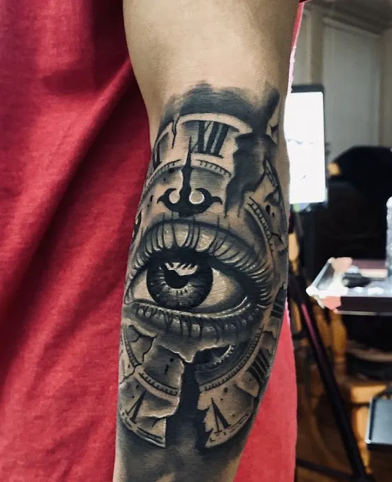 Noli Reyes Tatoo Artist 3