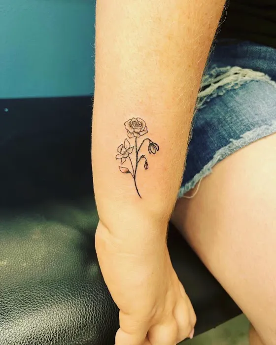 Symbolic Ink Tattoo Studio 8