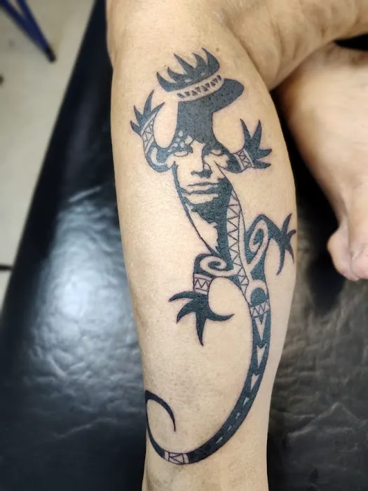 Outliers Tattoo Studio 5