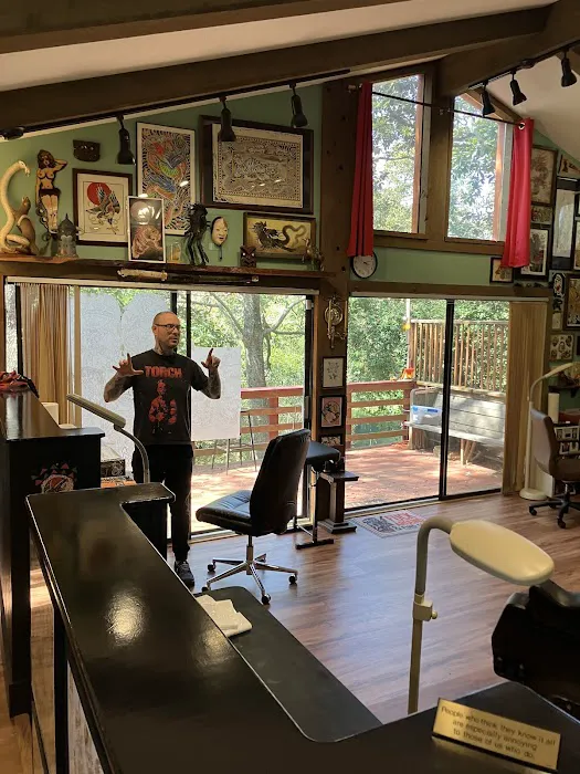 Full Hearts Tattoo Collective 2