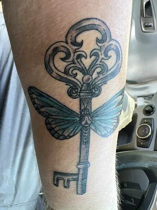 Full Hearts Tattoo Collective 1