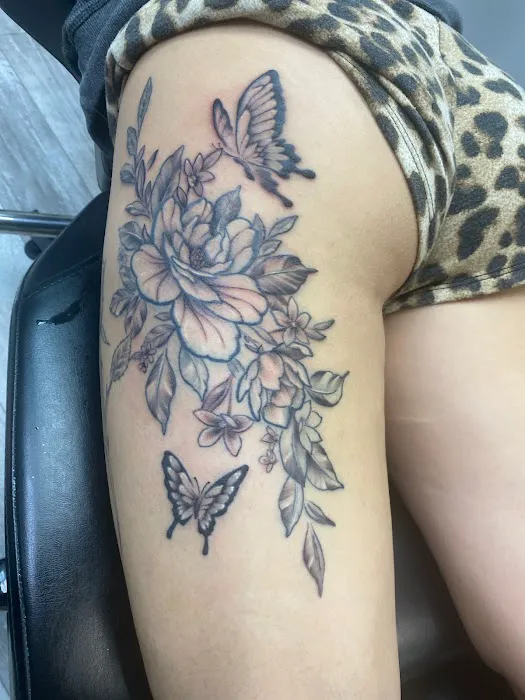 Stratus Tattoo & Art Studio 8