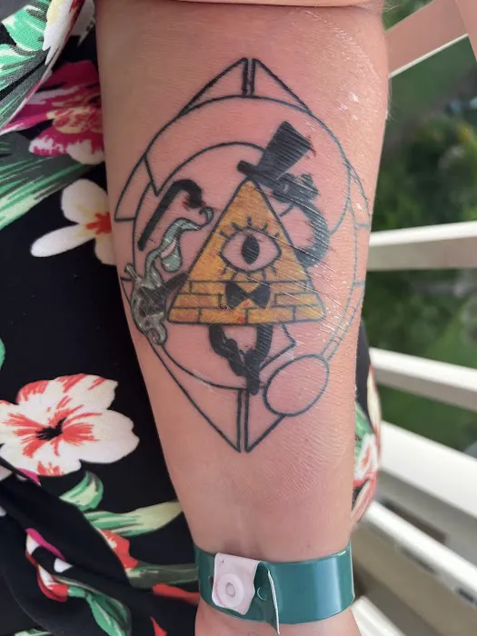 Sacred-X-Pressions Tattoo Studio 1