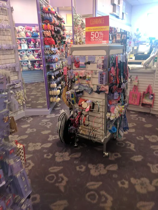 Claire's 8