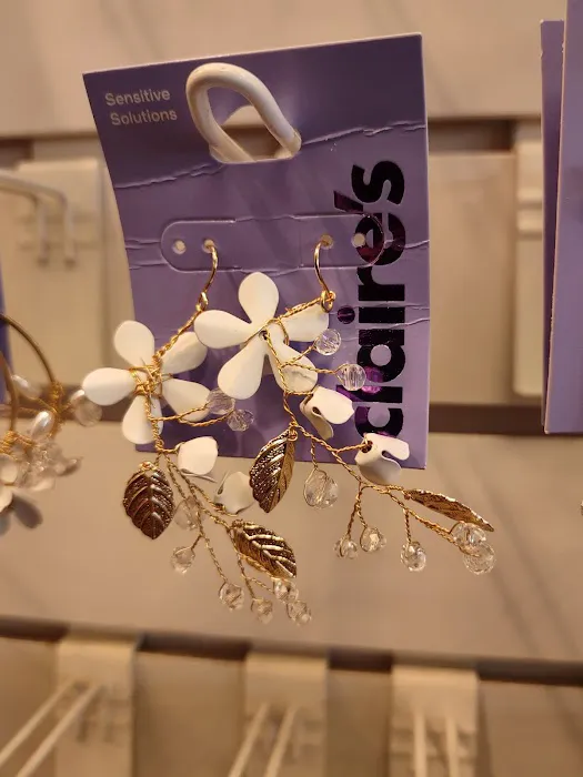 Claire's 0
